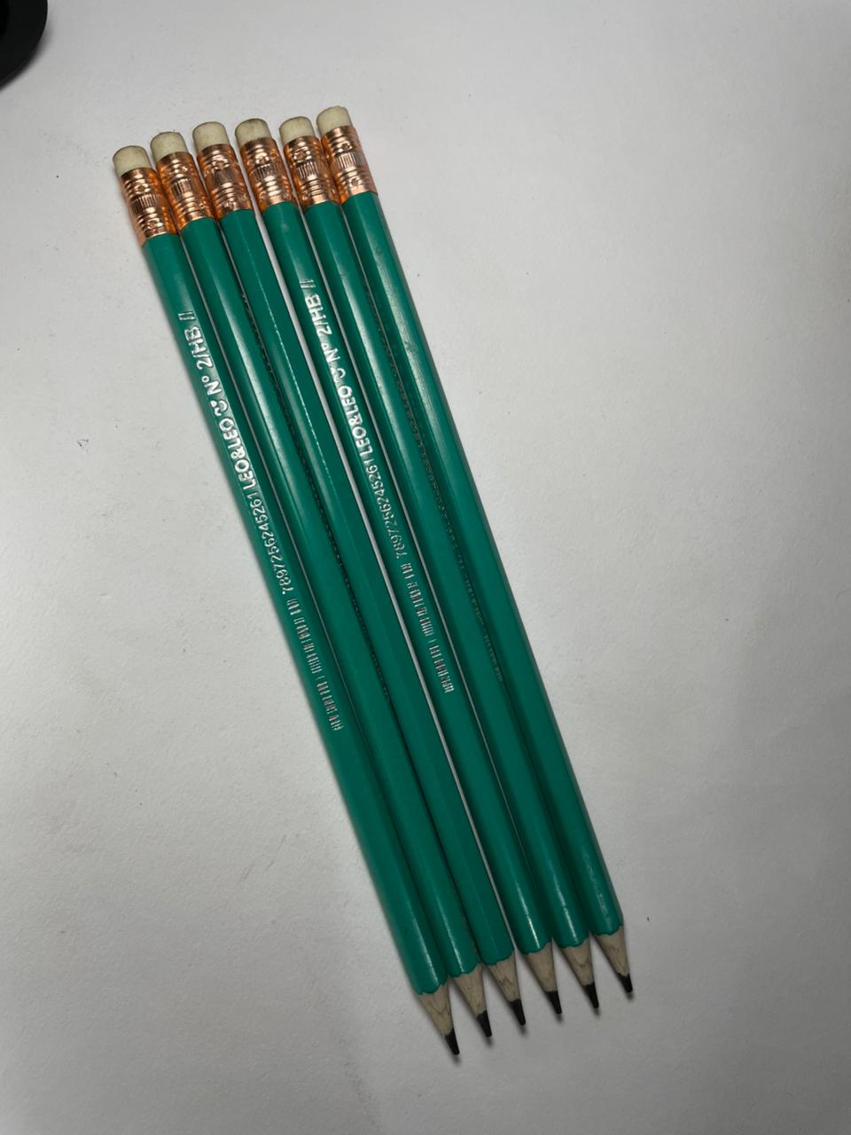 Lápis Preto (ou Lápis de Grafite) com Borracha na Ponta